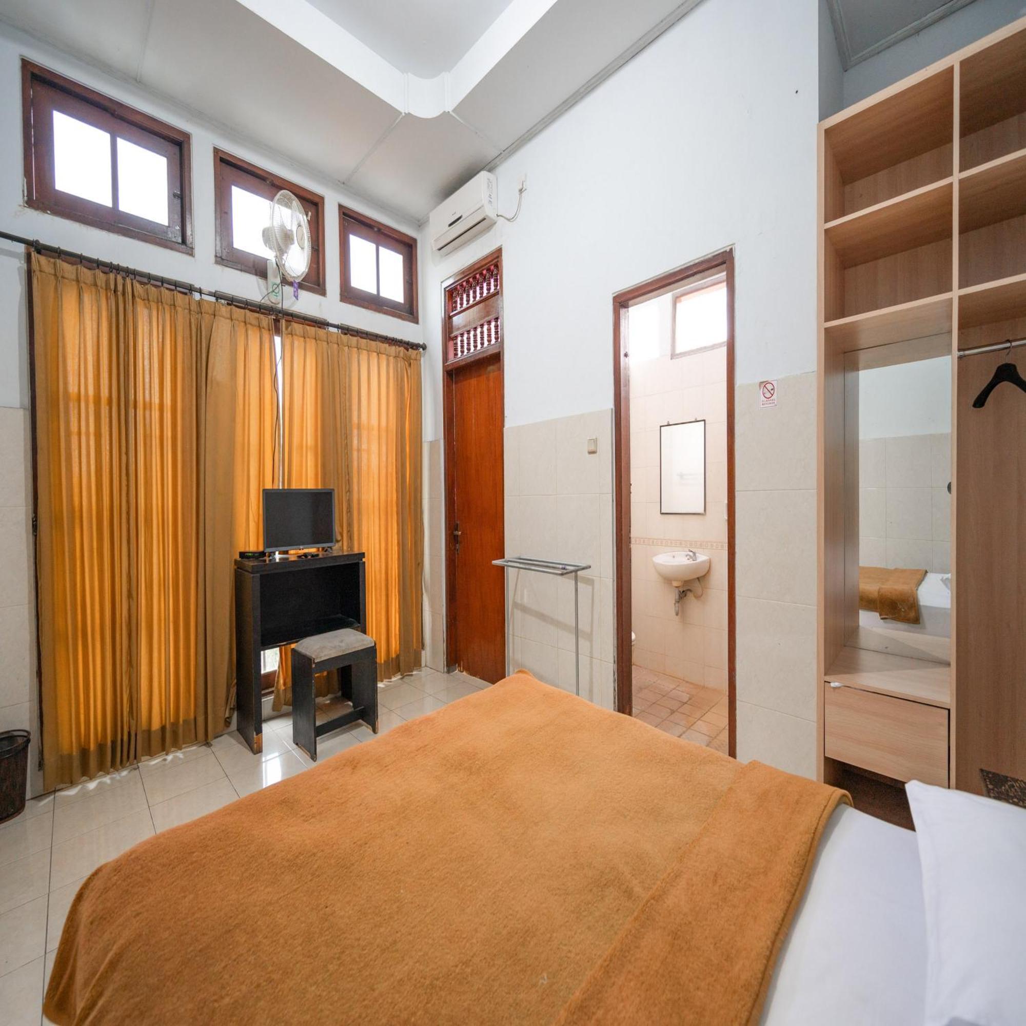 Hotel Dewata Indah Denpasar Mitra Reddoorz Exteriör bild