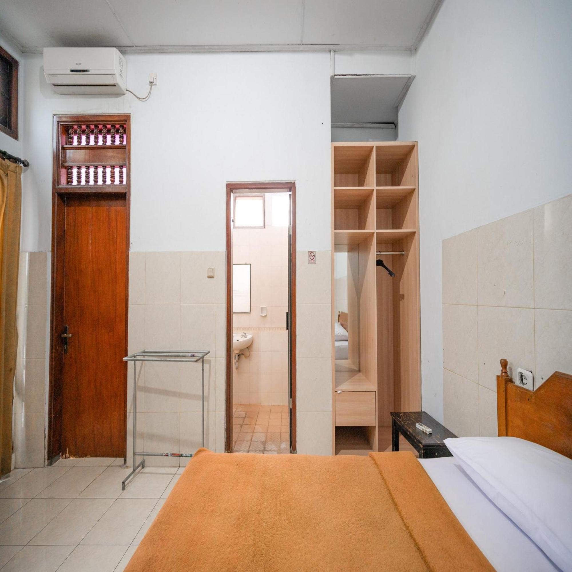 Hotel Dewata Indah Denpasar Mitra Reddoorz Exteriör bild